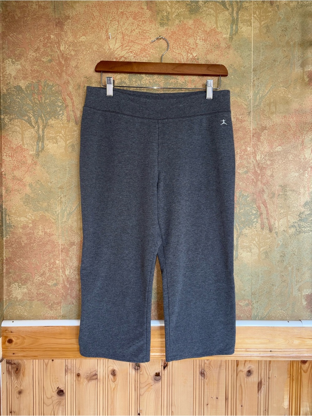 Danskin | Gray Cropped Sweatpants